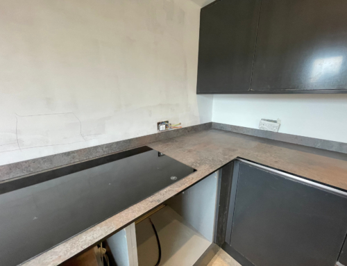 How should kitchen worktops be joined?